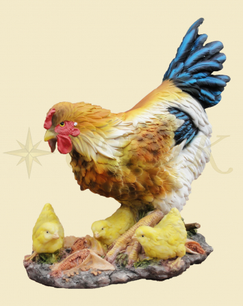 Фигурка курочка с цыплятами на полянке